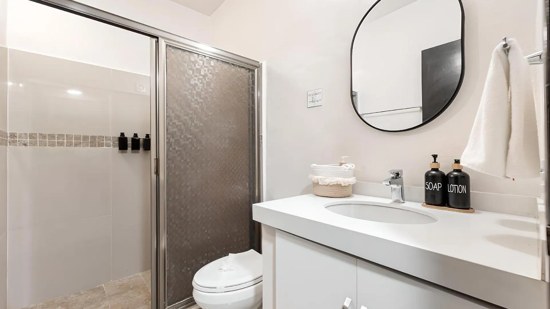 Lagoonfront Apartment In Hotel Zone Cancun Mexico